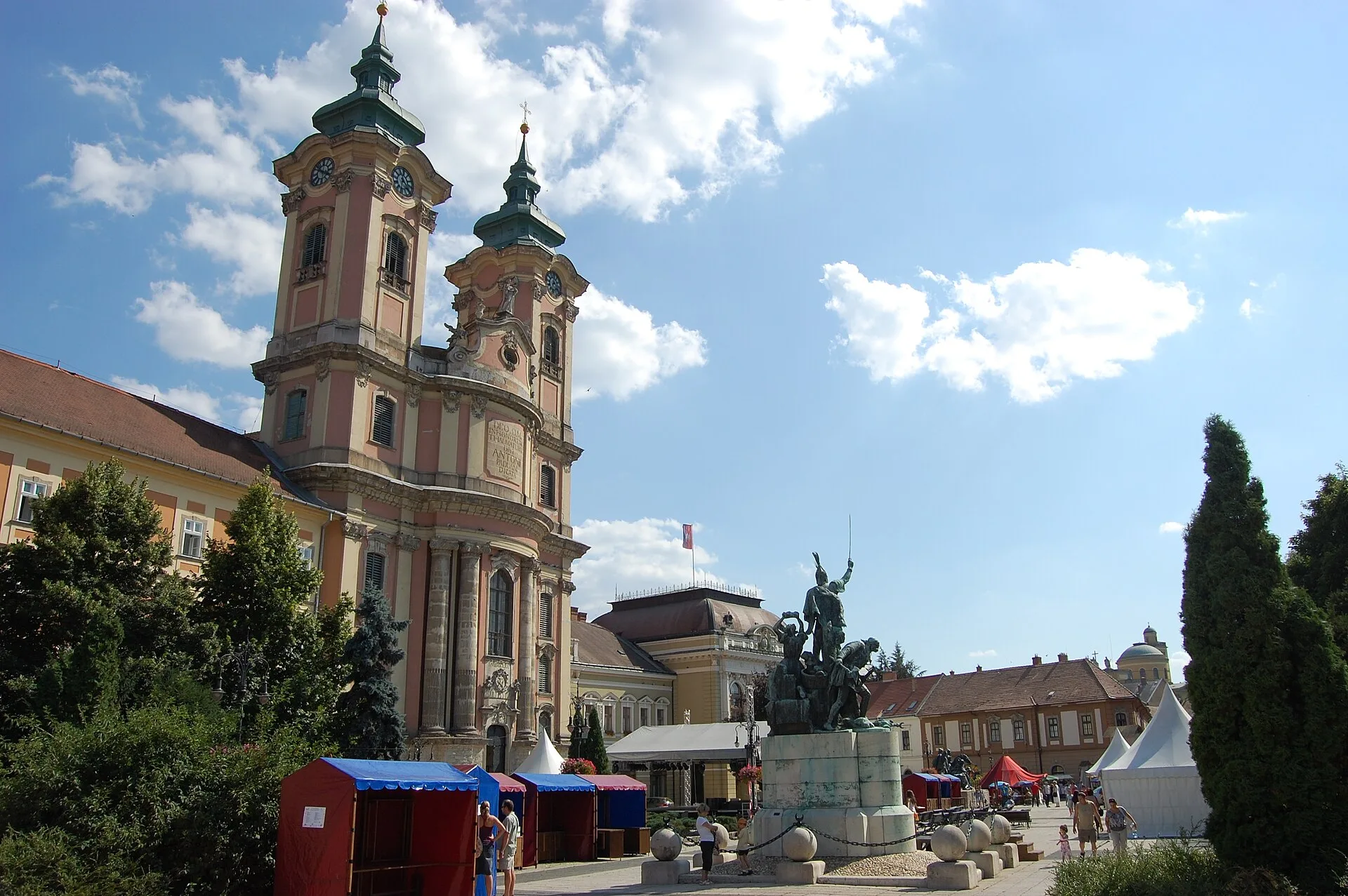 Az egri Dobó István tér